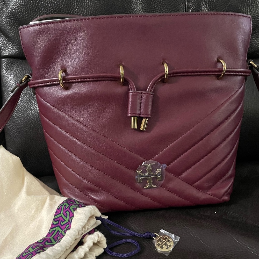Tory Burch KIRA CHEVRON MINI BUCKET BAG Burgundy - Picture 12 of 12